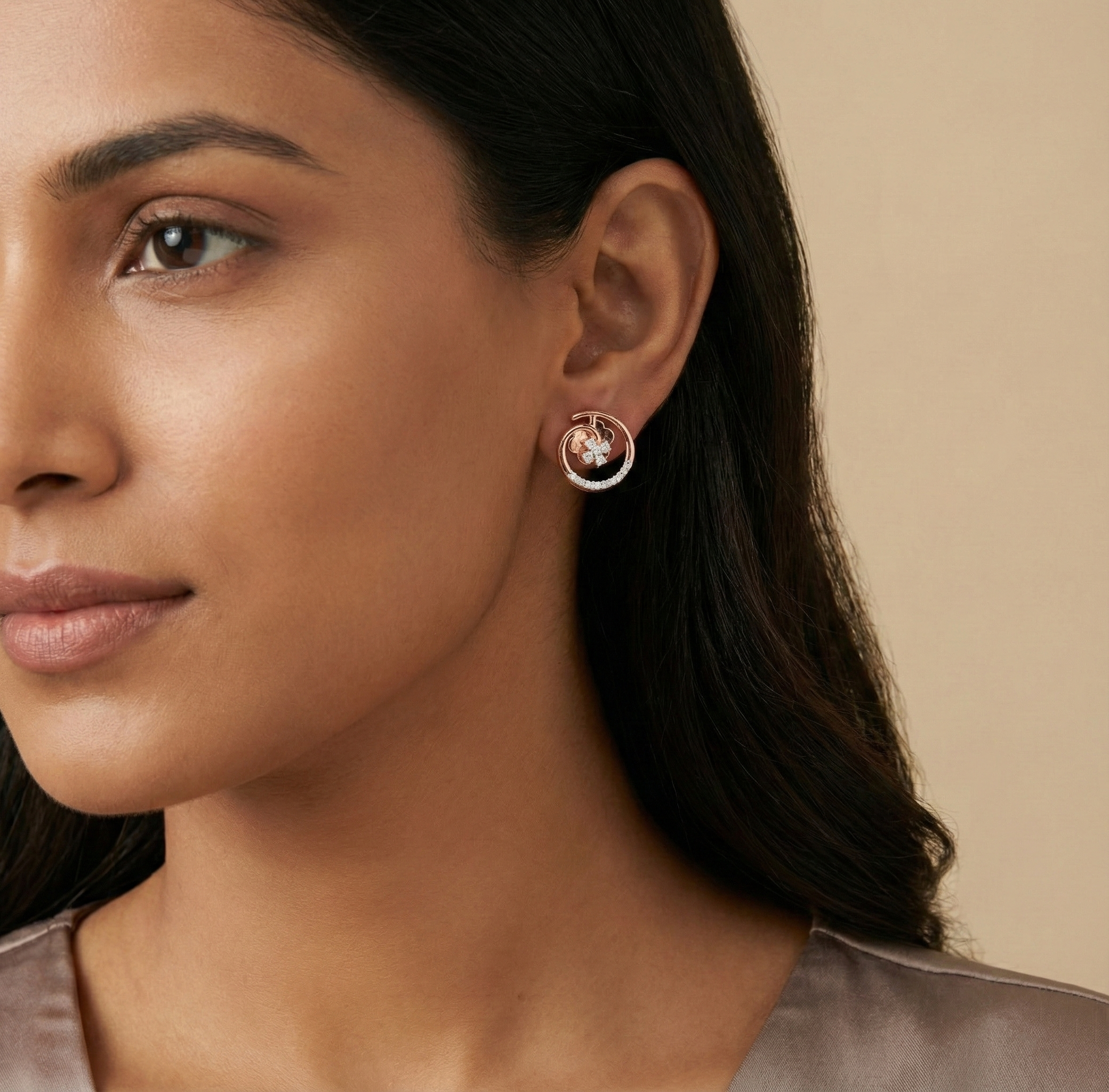 Talora Halo Diamond Pendant Set