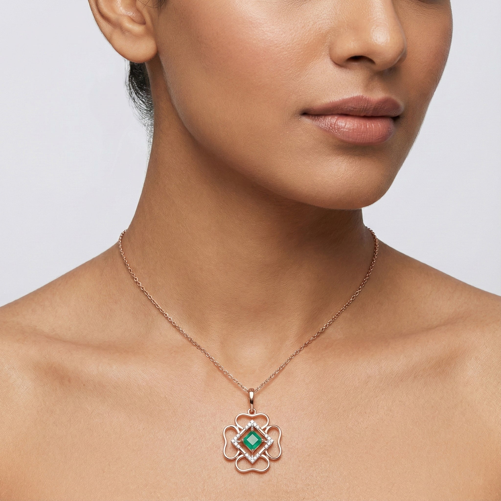 Amelie Halo Diamond Pendant