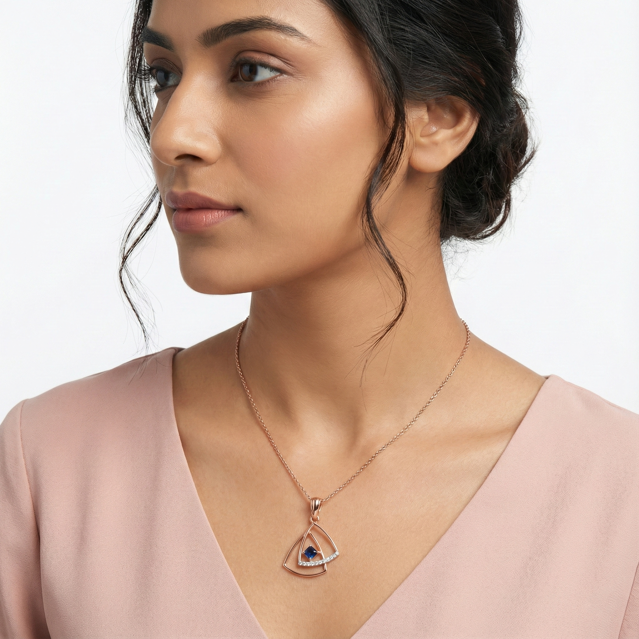 Marova Halo Diamond Pendant