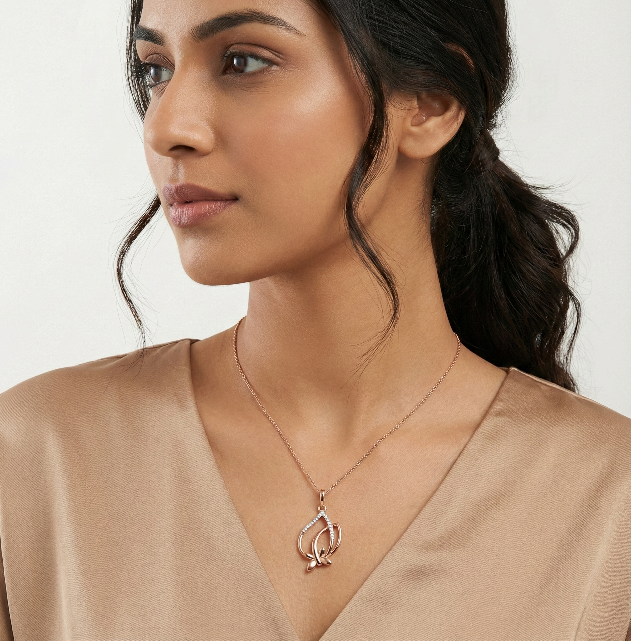 Sorelle Halo Diamond Pendant