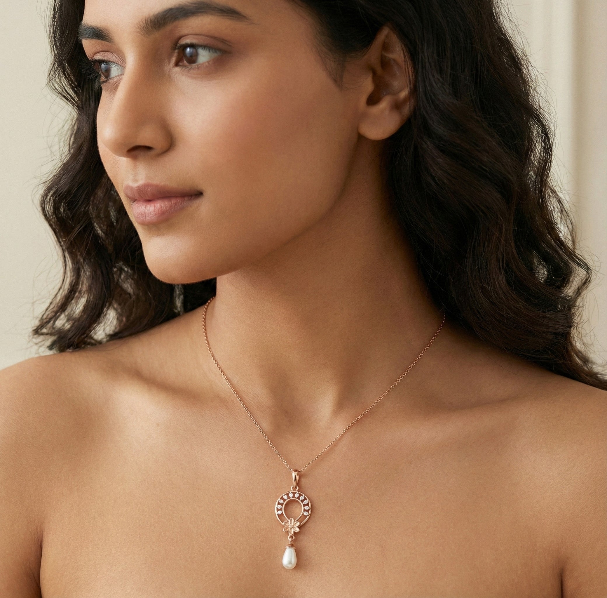 Loressa Halo Diamond Pendant