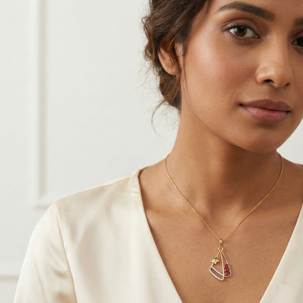 Vaelene Gleam Diamond Pendant